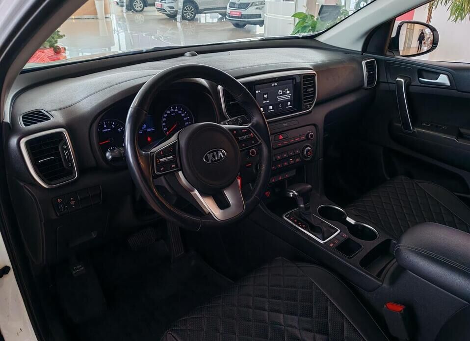 Kia Sportage, IV Рестайлинг 2.0 AT (150 л.с.)
