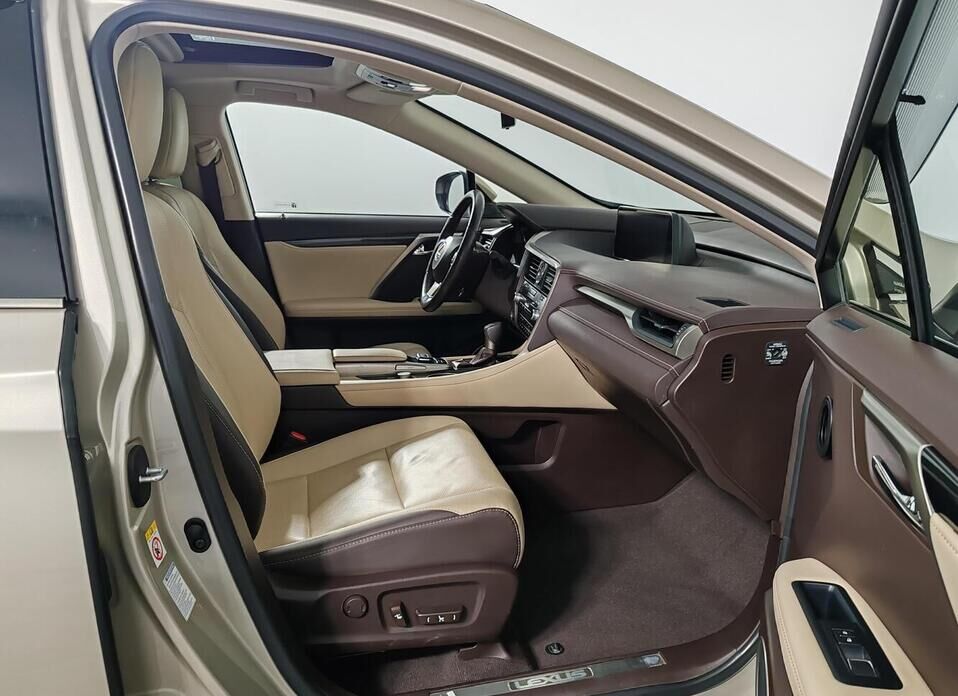 Lexus RX, IV 300 2.0 AT (238 л.с.) 4WD