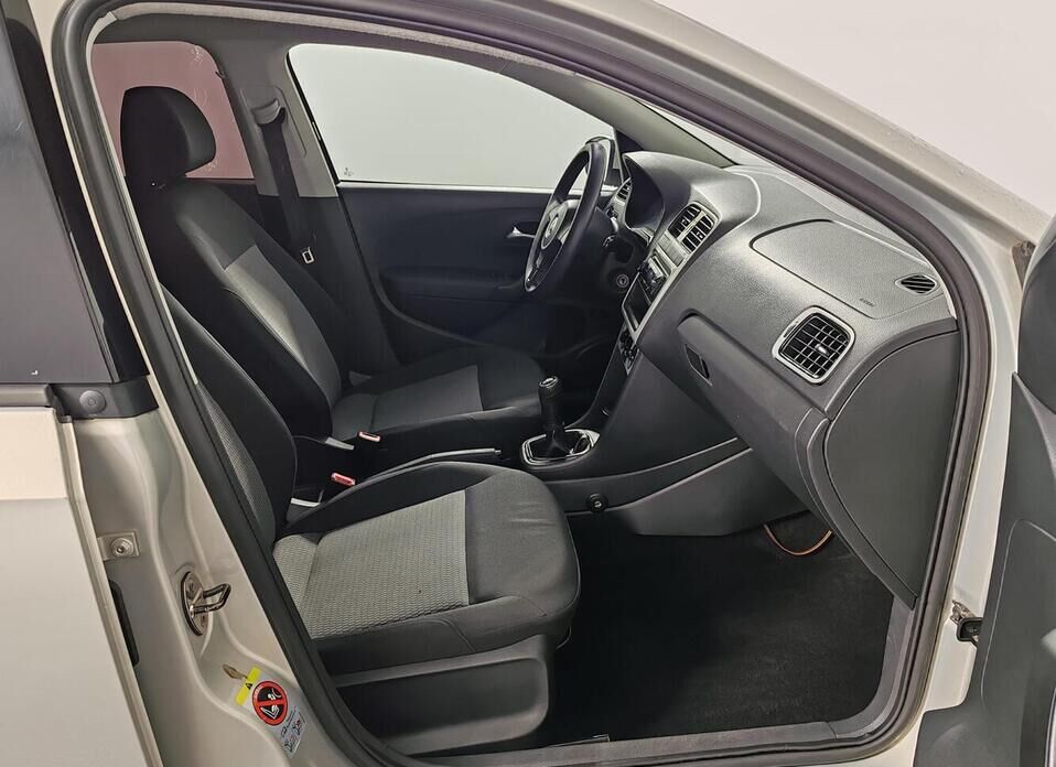 Volkswagen Polo 1.6 MT (105 л.с.)