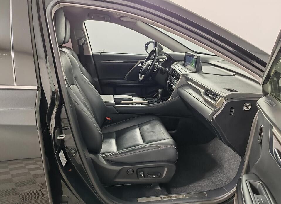 Lexus RX, IV Рестайлинг 300 2.0 AT (238 л.с.) 4WD