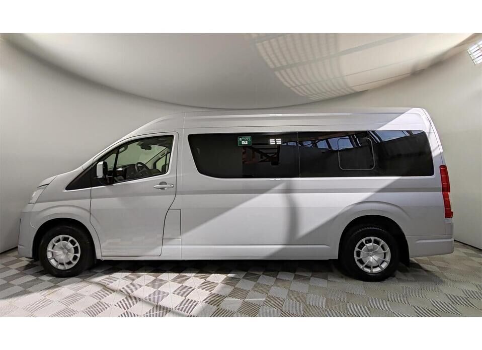 Toyota HiAce 2.8d MT (150 л.с.)