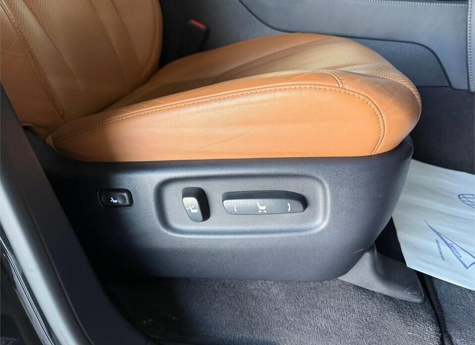 Lexus LX, III Рестайлинг 2 570 5.7 AT (367 л.с.) 4WD