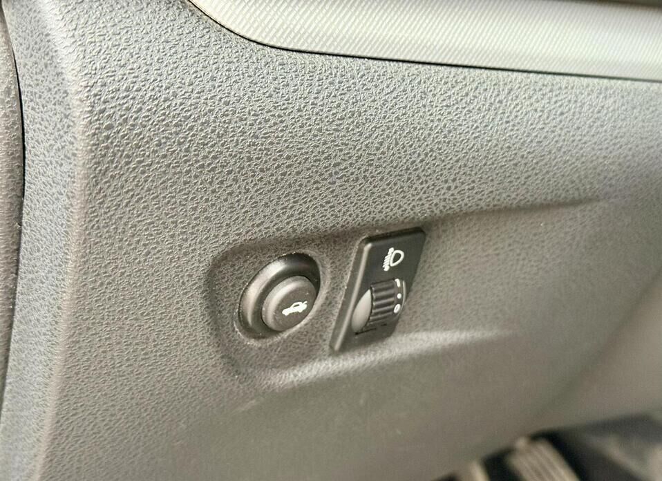 LADA (ВАЗ) Vesta, I 1.6 MT (106 л.с.)