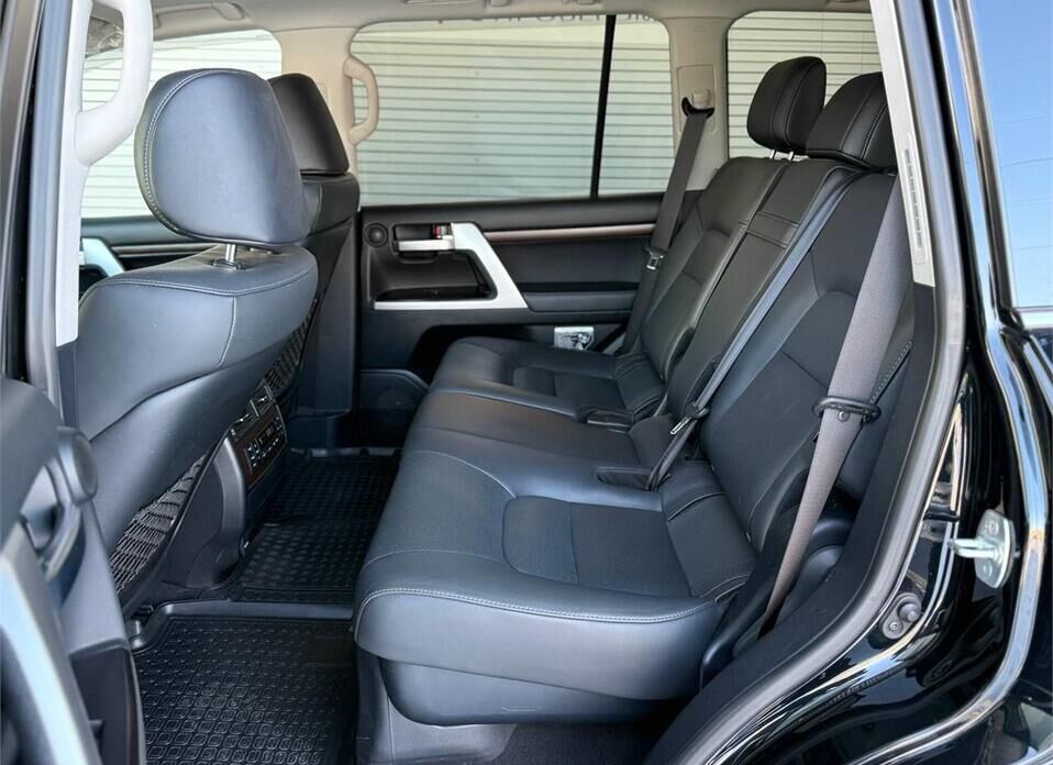 Toyota Land Cruiser, 200 Series Рестайлинг 2 4.5d AT (249 л.с.) 4WD
