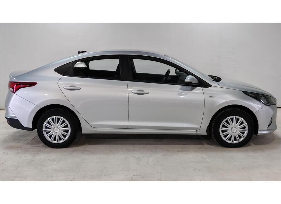 Hyundai Solaris, II Рестайлинг 1.6 AT (123 л.с.)