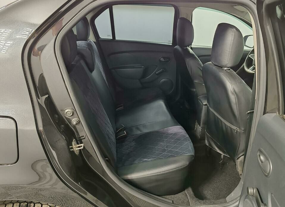 Renault Logan 1.6 MT (82 л.с.)
