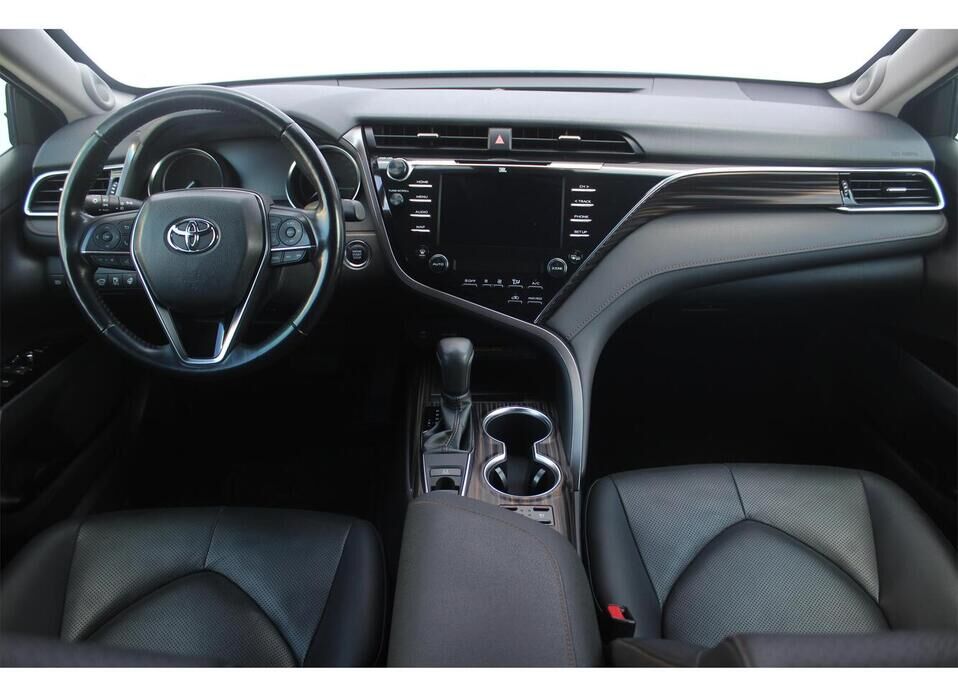 Toyota Camry 2.5 AT (181 л.с.)