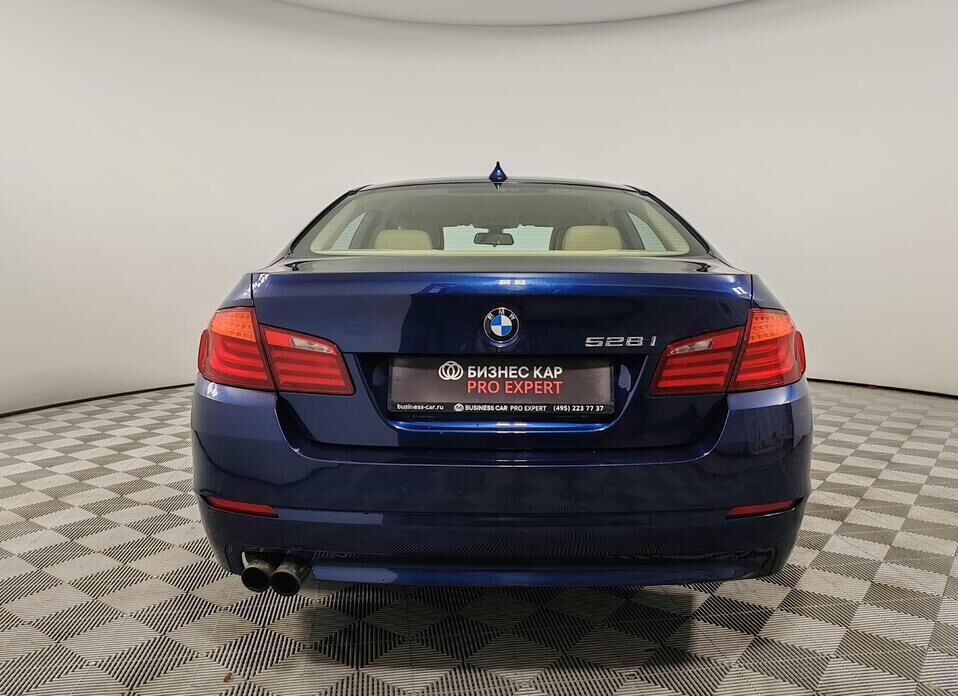 BMW 5 серии, VI (F10/F11/F07) 528i 2.0 AT (245 л.с.)
