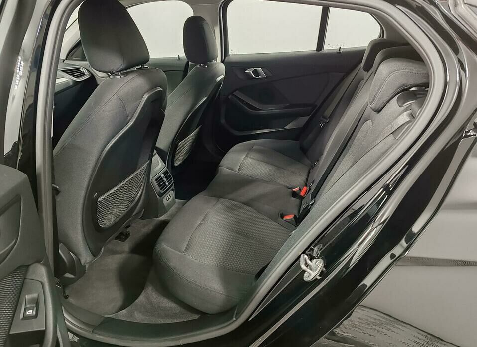 BMW 1 серии 118i 1.5 AMT (140 л.с.)