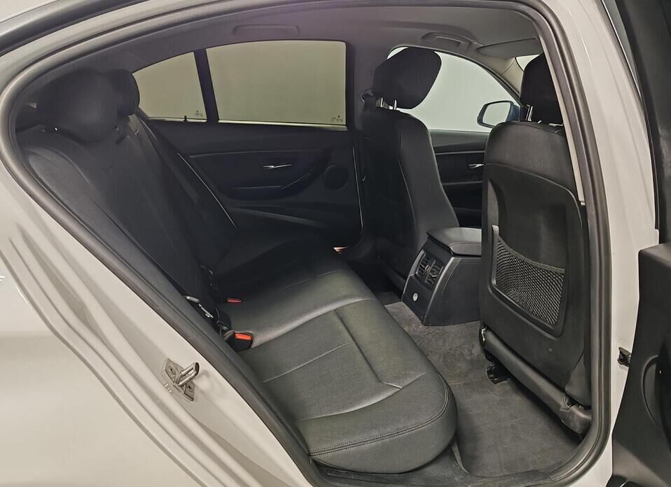 BMW 3 серии, VI (F3x) Рестайлинг 318i 1.5 AT (136 л.с.)