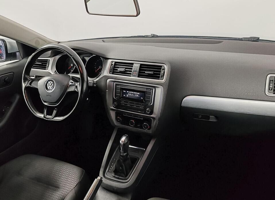 Volkswagen Jetta 1.6 AT (110 л.с.)