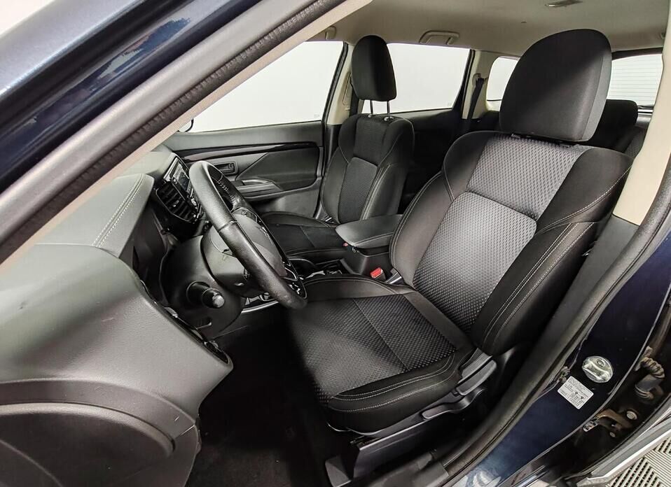 Mitsubishi Outlander, III Рестайлинг 3 2.0 CVT (146 л.с.)