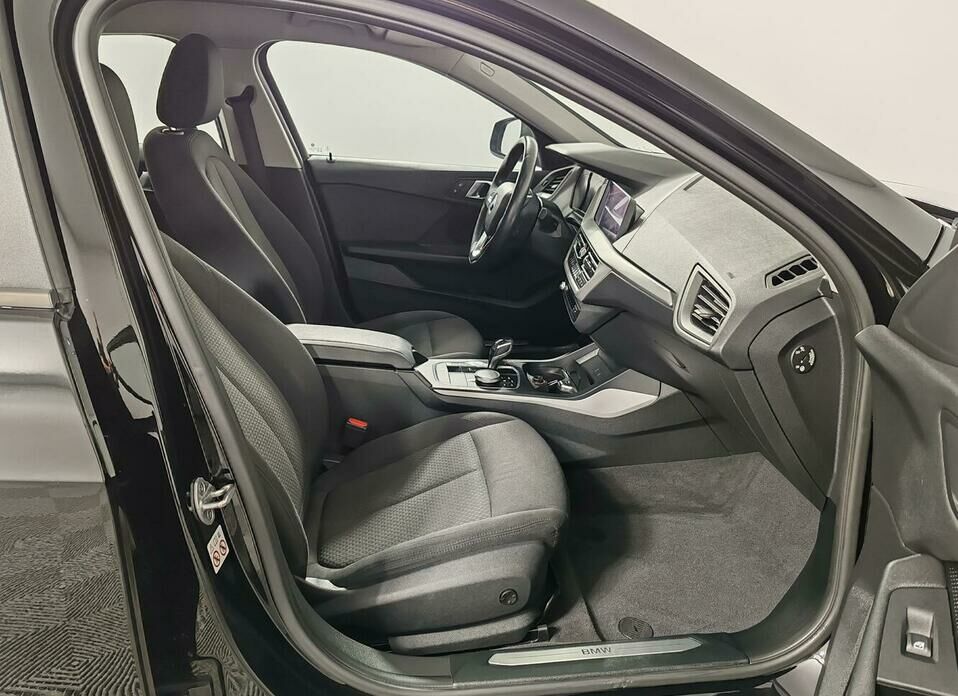 BMW 1 серии 118i 1.5 AMT (140 л.с.)