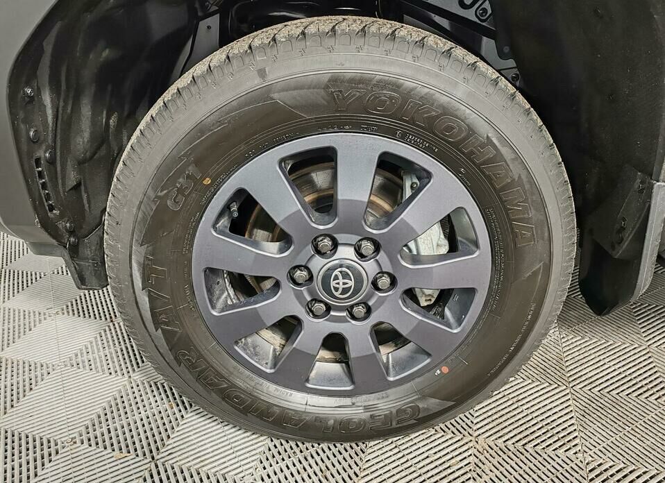 Toyota Land Cruiser Prado 2.8d AT (204 л.с.) 4WD