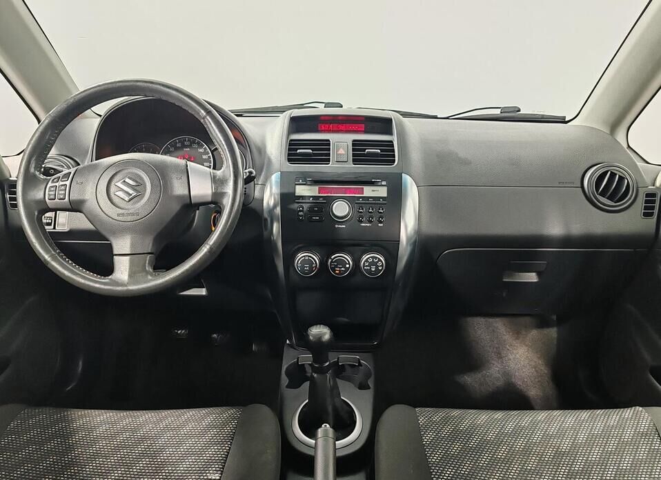 Suzuki SX4, I (Classic) 1.6 MT (107 л.с.)