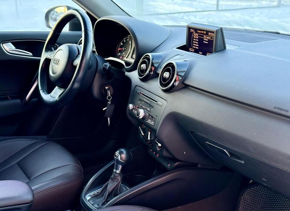 Audi A1, I (8X) 1.4 AMT (122 л.с.)