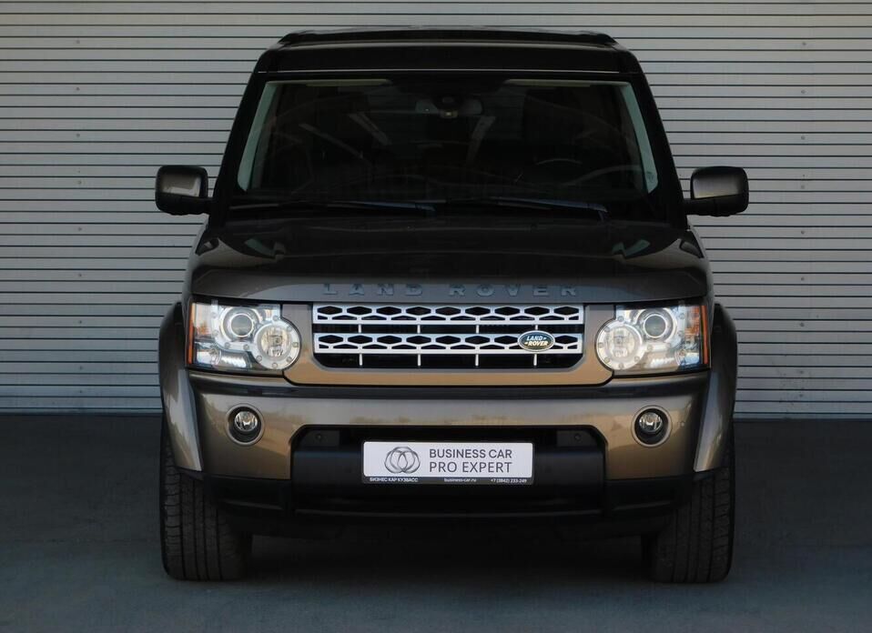 Land Rover Discovery 3.0d AT (211 л.с.) 4WD