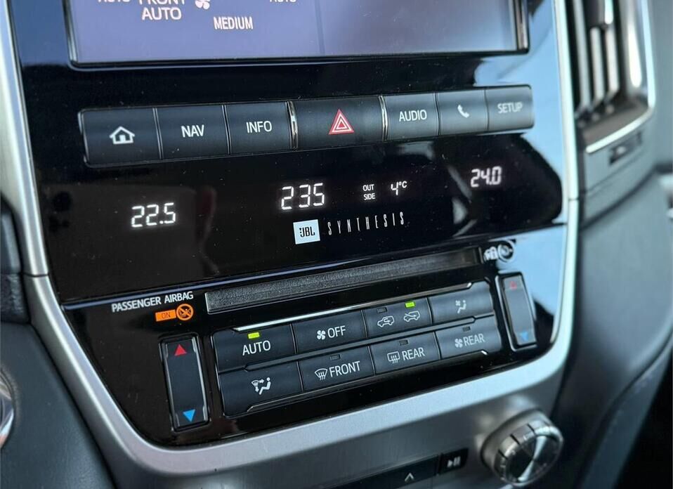 Toyota Land Cruiser, 200 Series Рестайлинг 2 4.5d AT (249 л.с.) 4WD