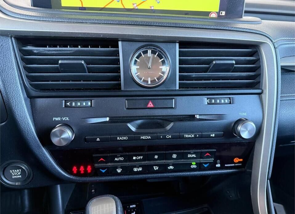 Lexus RX, IV Рестайлинг 300 2.0 AT (238 л.с.) 4WD