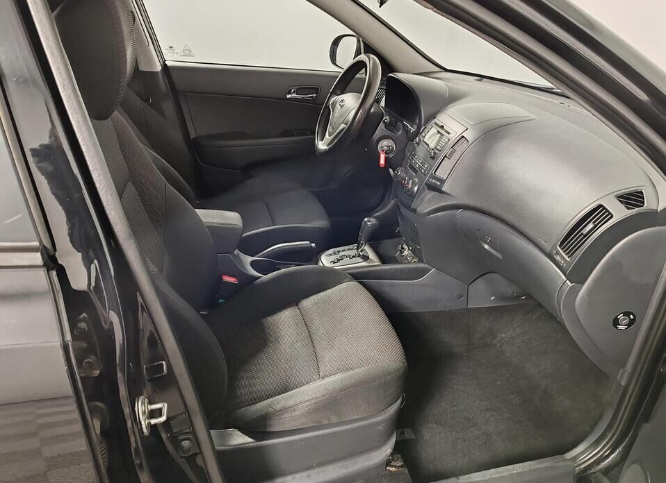 Hyundai i30, I Рестайлинг 1.6 AT (126 л.с.)