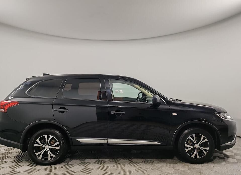 Mitsubishi Outlander, III Рестайлинг 3 2.0 CVT (146 л.с.)