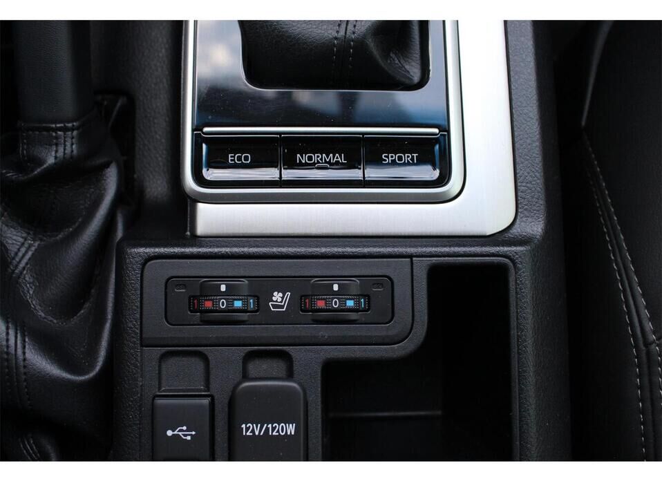 Toyota Land Cruiser Prado 2.8d AT (200 л.с.) 4WD