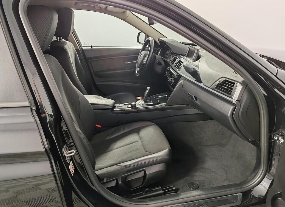 BMW 3 серии 318i 1.5 AT (136 л.с.)