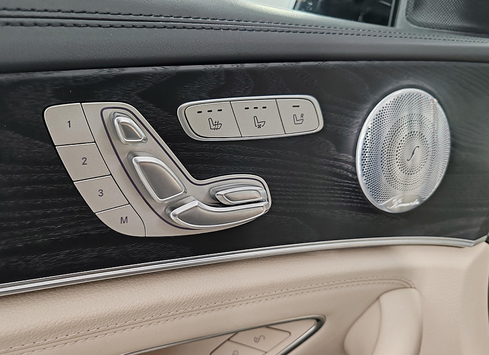 Mercedes-Benz E-Класс AMG, V (W213) 63 AMG S 4.0 AT (612 л.с.) 4WD