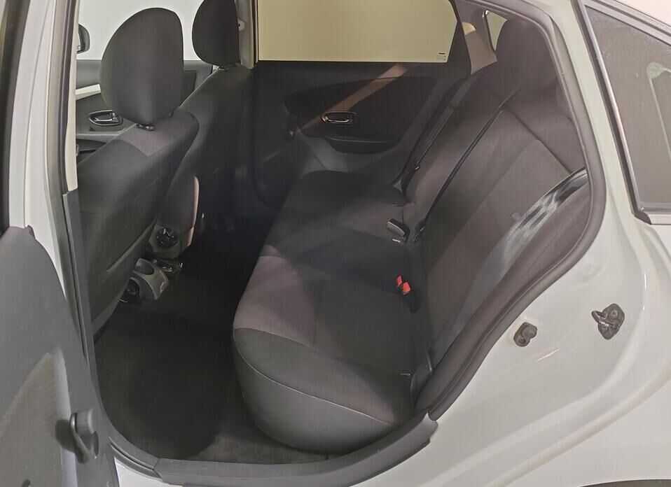Nissan Almera 1.6 MT (102 л.с.)