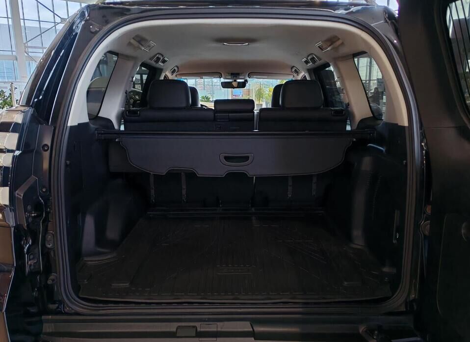 Toyota Land Cruiser Prado, 150 Series Рестайлинг 3 2.8d AT (200 л.с.) 4WD
