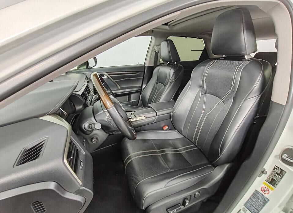 Lexus RX, IV 300 2.0 AT (238 л.с.) 4WD