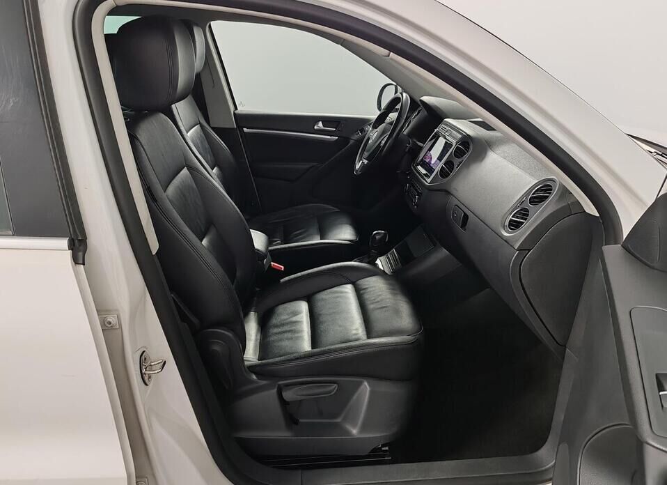 Volkswagen Tiguan 2.0d AT (140 л.с.) 4WD