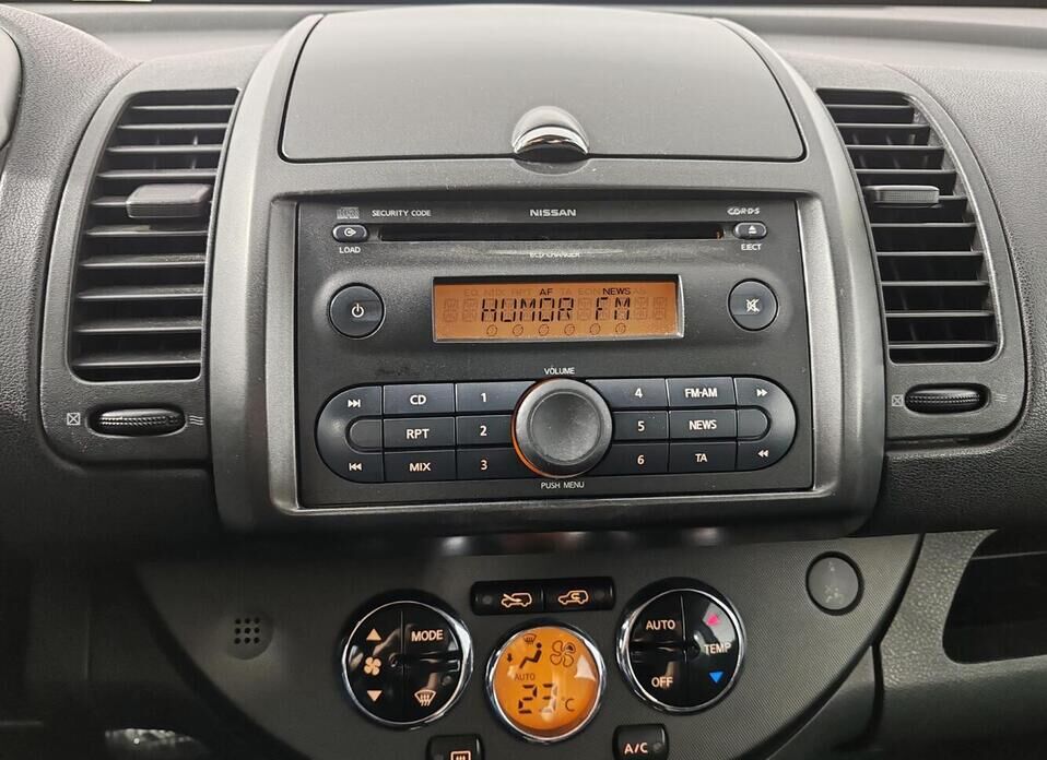 Nissan Note, I 1.6 AT (110 л.с.)