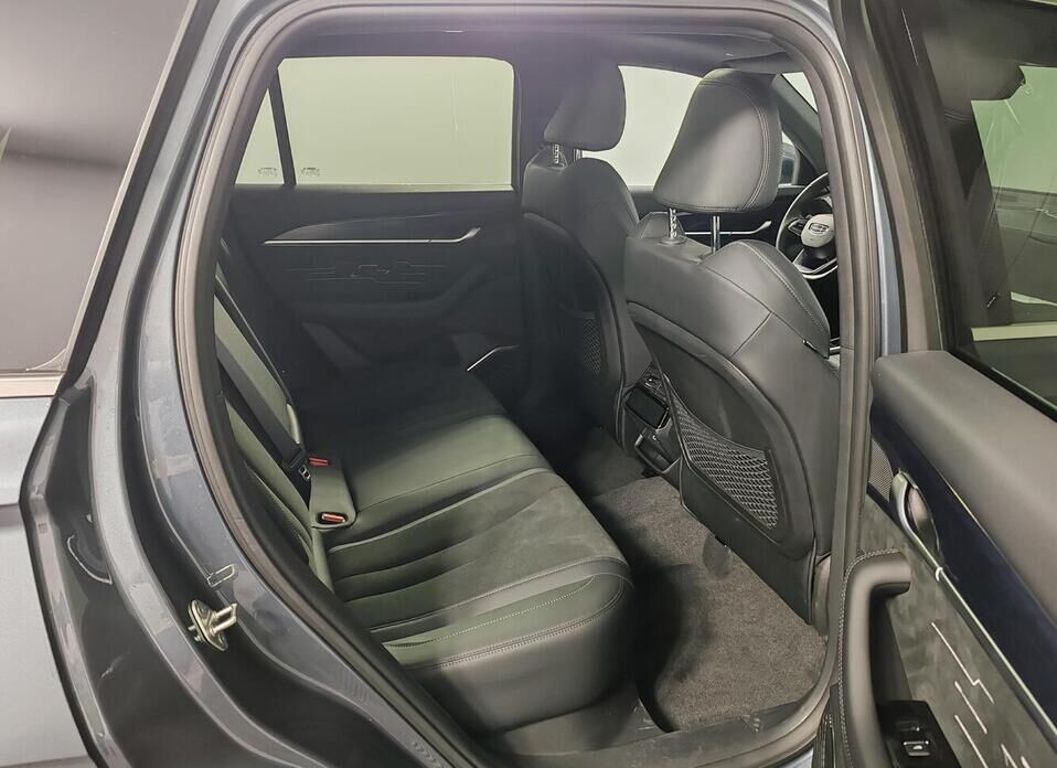 Geely Monjaro 2.0 AT (238 л.с.) 4WD