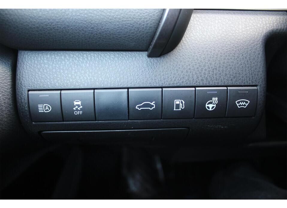 Toyota Camry, VIII (XV70) 2.5 AT (181 л.с.)