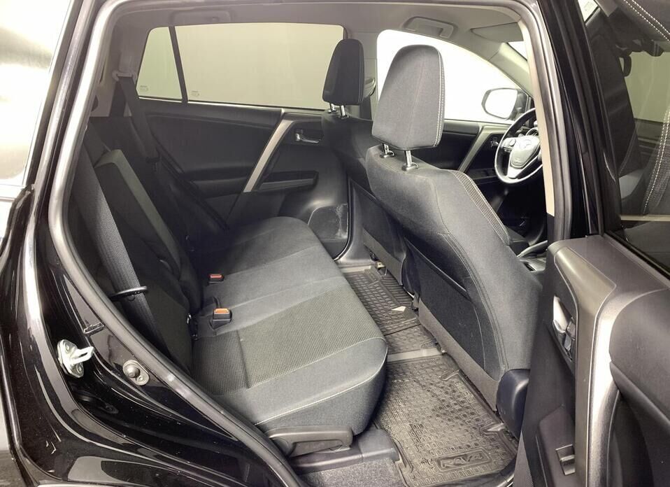 Toyota RAV4 2.2d AT (150 л.с.) 4WD