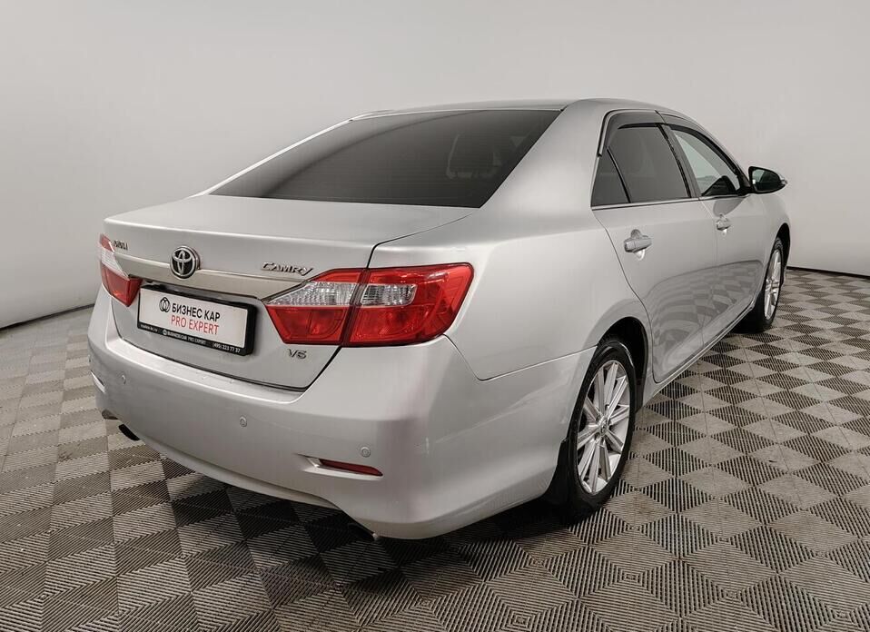 Toyota Camry 3.5 AT (249 л.с.)