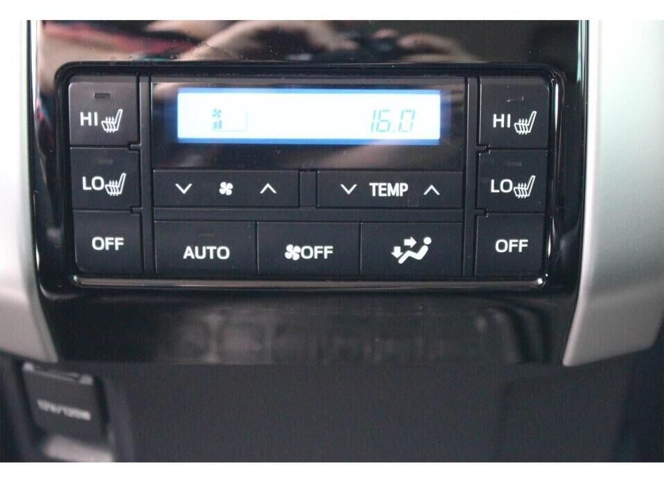 Toyota Land Cruiser Prado 2.8d AT (200 л.с.) 4WD