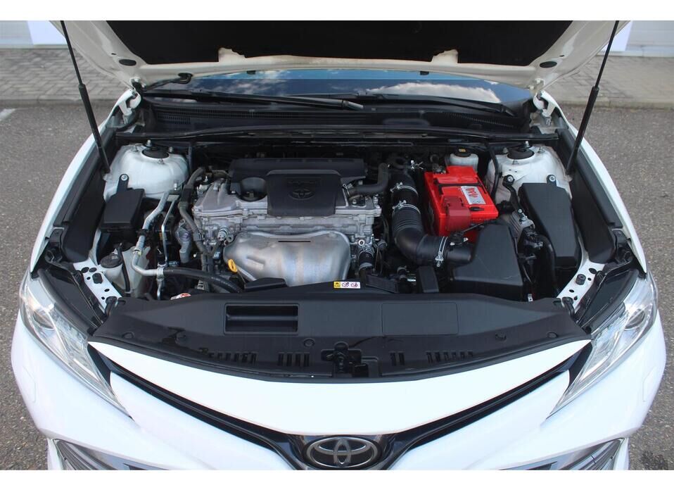 Toyota Camry 2.5 AT (181 л.с.)