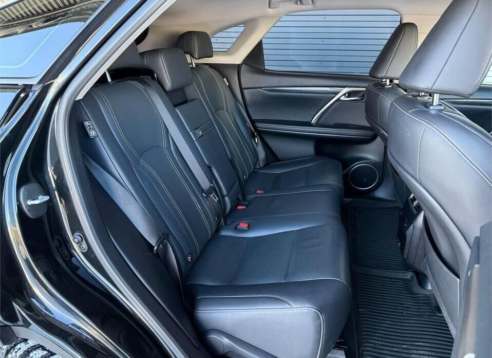 Lexus RX, IV Рестайлинг 300 2.0 AT (238 л.с.) 4WD