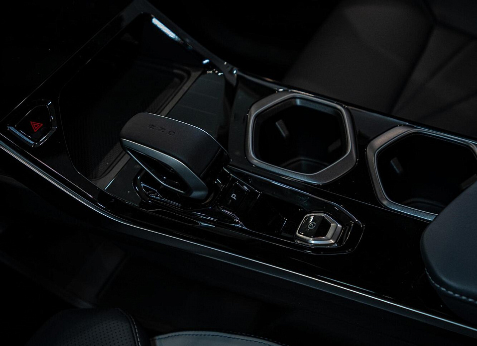 Geely Atlas, II 2.0 AMT (200 л.с.)