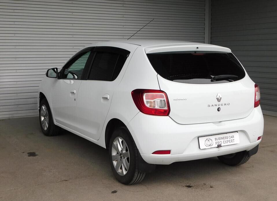 Renault Sandero 1.6 MT (113 л.с.)