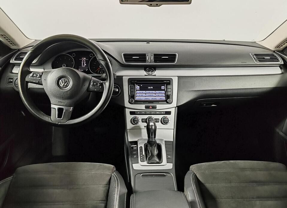 Volkswagen Passat CC 1.8 AMT (152 л.с.)