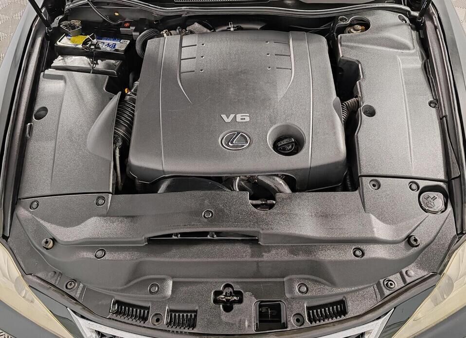 Lexus IS 250 2.5 AT (208 л.с.)