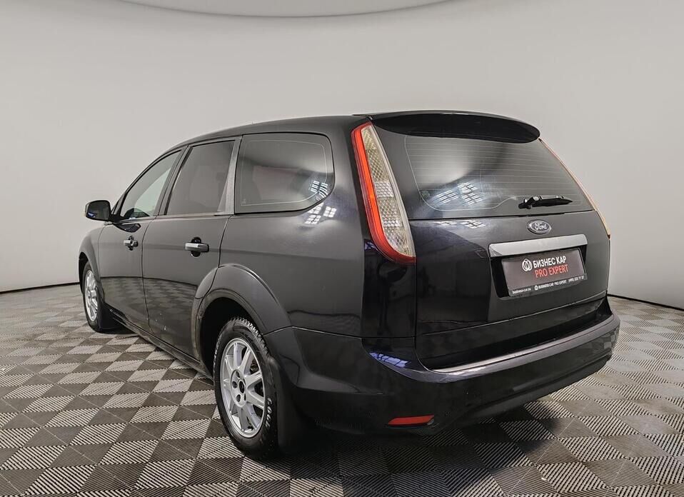 Ford Focus, II Рестайлинг 2.0 MT (145 л.с.)