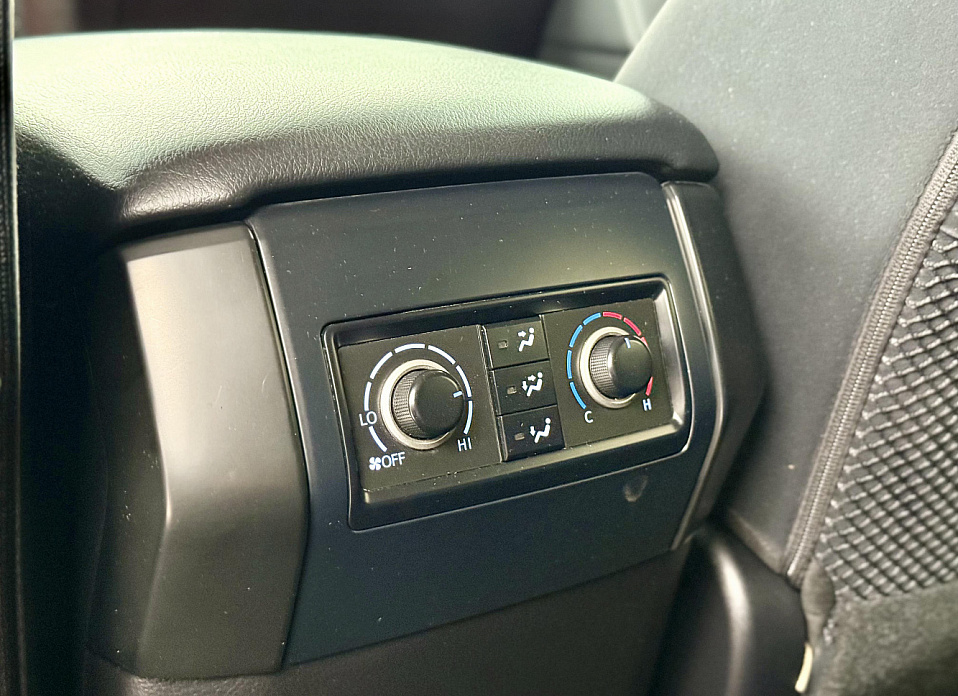 Toyota Land Cruiser Prado, 150 Series Рестайлинг 3 2.8d AT (204 л.с.) 4WD