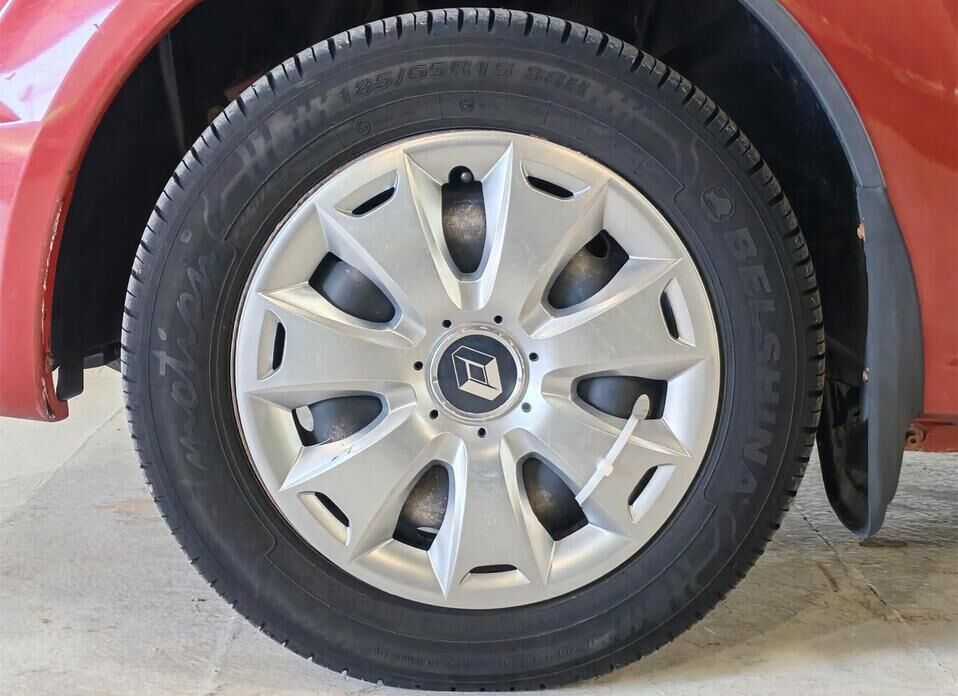 Renault Logan 1.6 MT (84 л.с.)