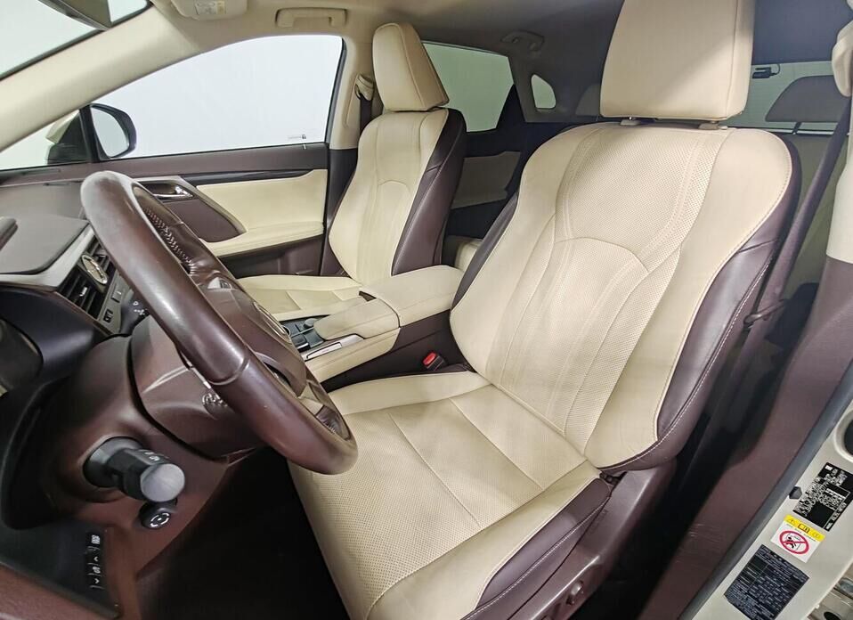 Lexus RX, IV 300 2.0 AT (238 л.с.) 4WD