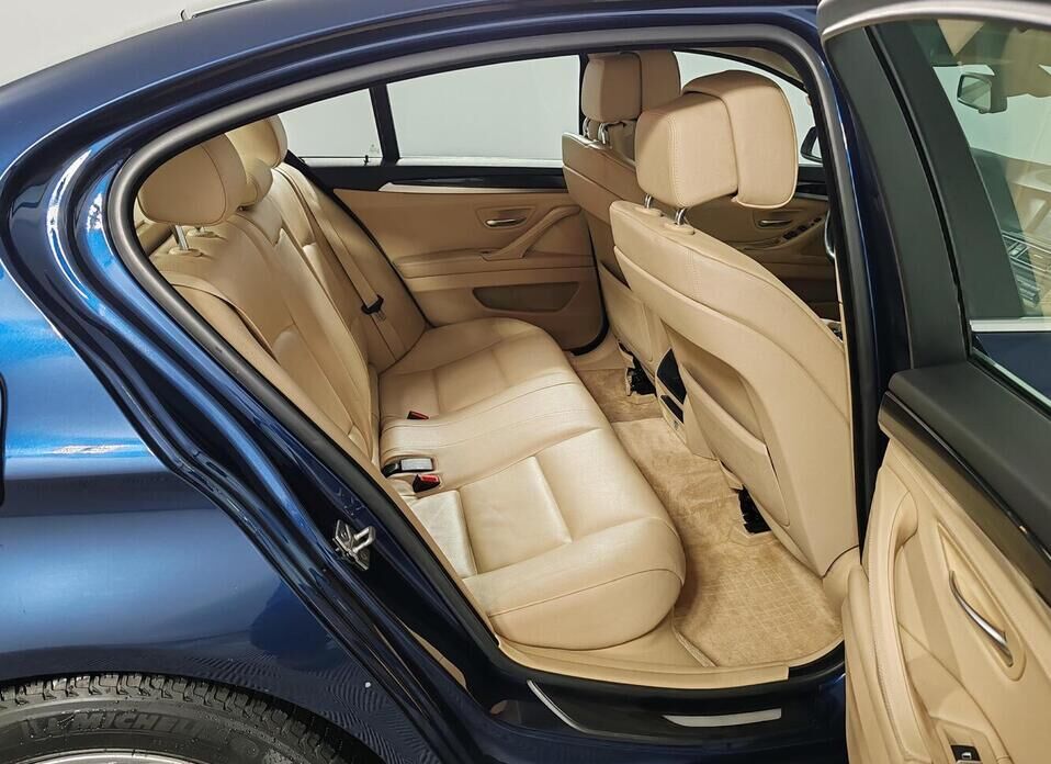 BMW 5 серии, VI (F10/F11/F07) 528i 2.0 AT (245 л.с.)