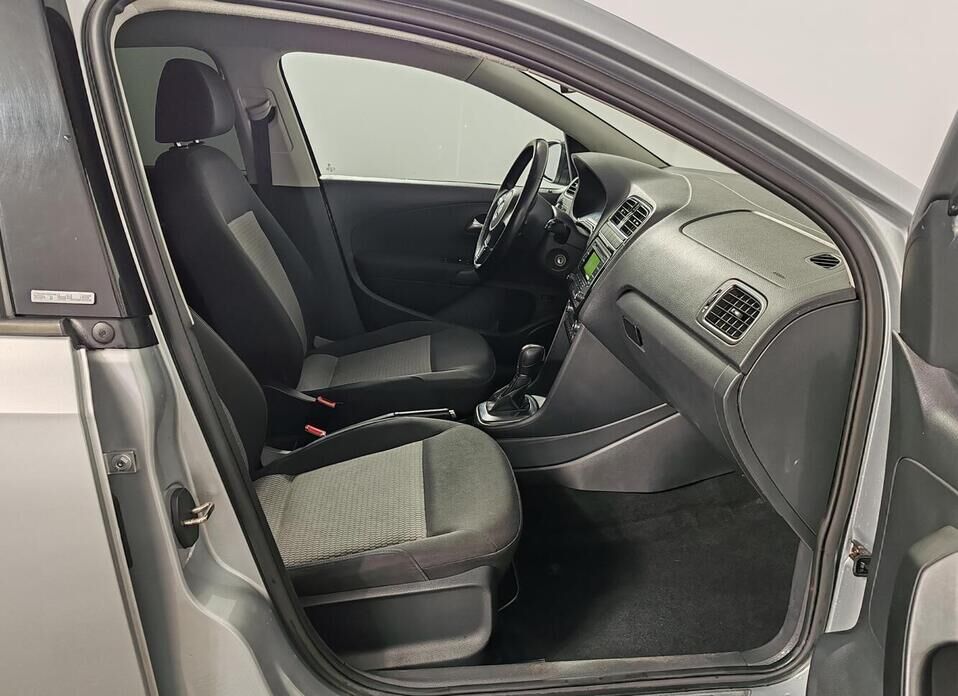 Volkswagen Polo, V 1.6 AT (105 л.с.)
